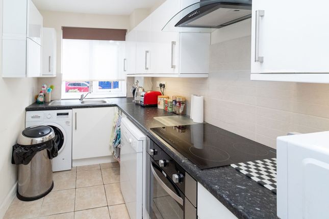 2 Rydal Court,, Edgware photo 4