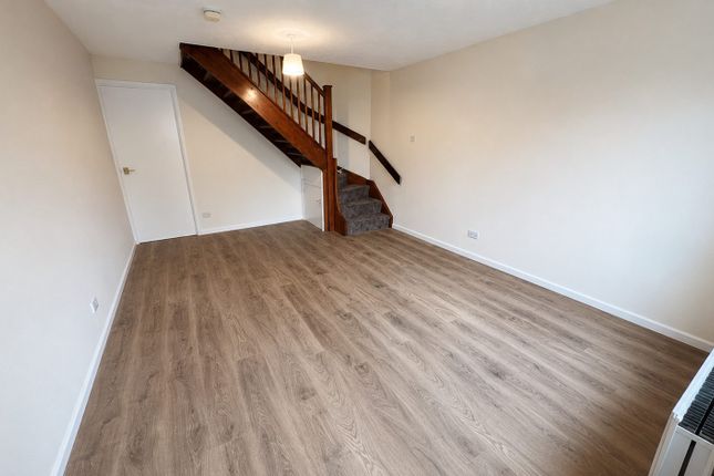 4 Springford Gardens, Southampton photo 4