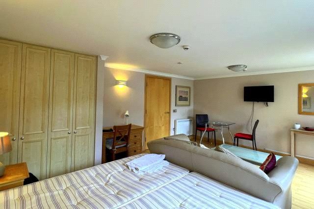 Flat 2 Angevins House, Lower Fisher Row, Oxford photo 4