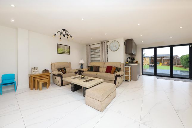 9, Hill Lane, Ruislip photo 4