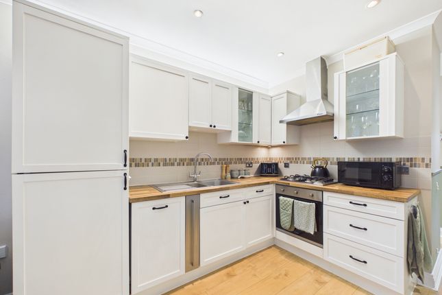 16b Marlow Road, Stokenchurch photo 4