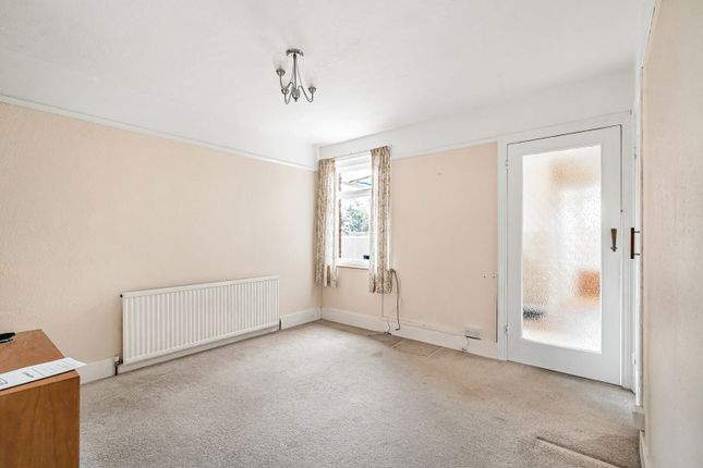 1, Sumner Road, Farnham photo 4