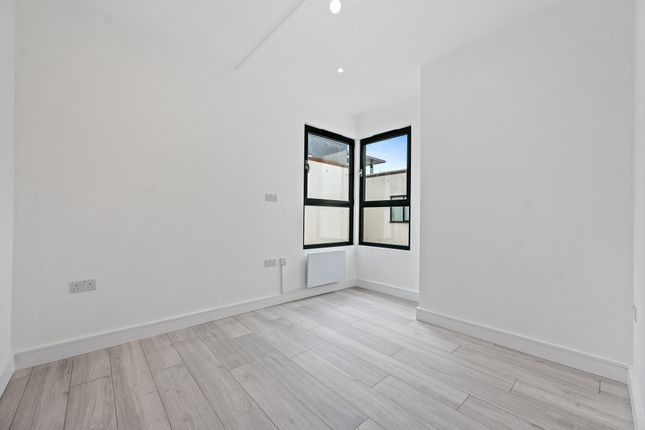Flat 6, Harrow photo 5