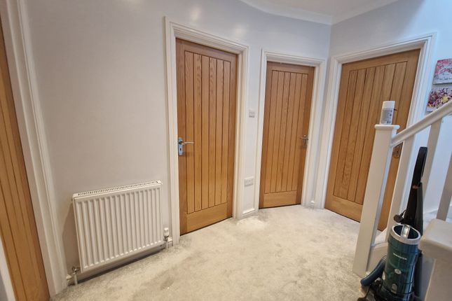 Terraced house to rent in Meadway, Ilford