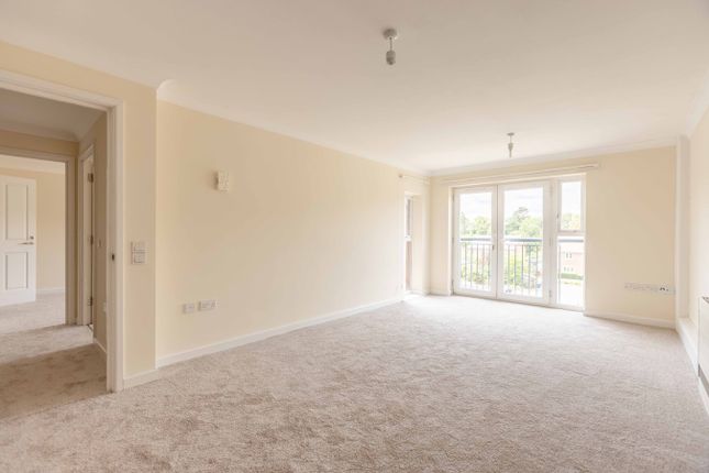 The Pines, Forest Close, Wexham photo 3