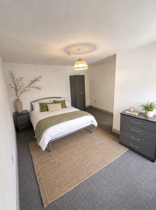 1-bed flat on Room 4, 34a Grantley Street, Grantham, £550/mo