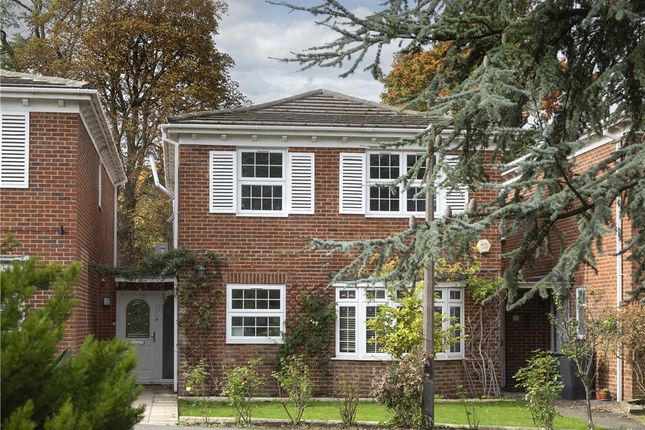 4-bed detached on 28, Cotswold Close, Kingston Upon Thames, £1,250,000