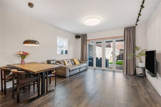 1, Foxley Mews, London photo 2