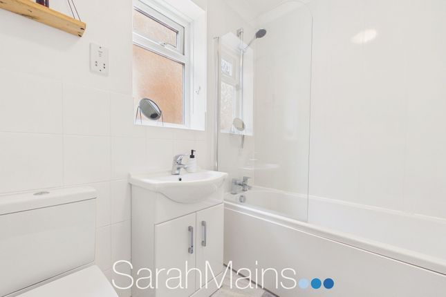 18a Parklands Court, Gateshead photo 3