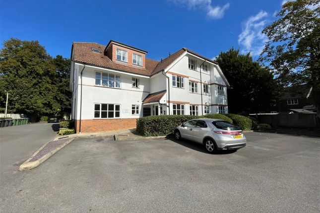 Thumbnail Flat to rent in Two Rivers Way, Newbury