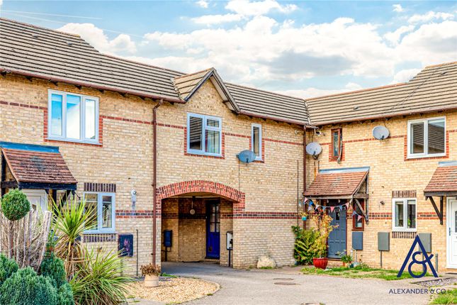 Thumbnail Flat for sale in Hornbeam Road, Bicester, Oxfordshire