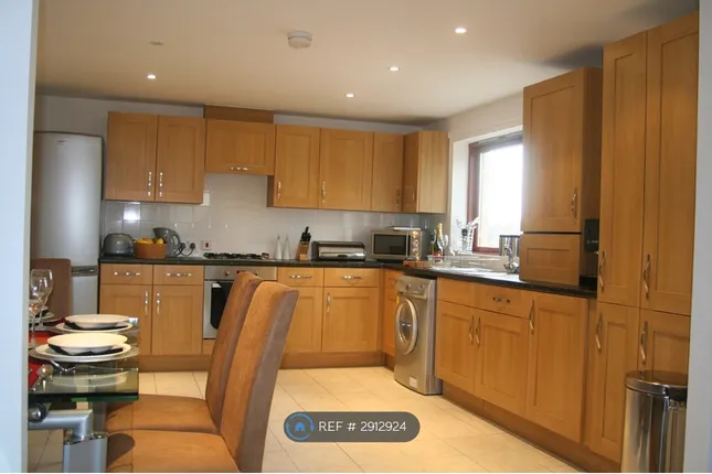 Property 1 of 10. Kitchen