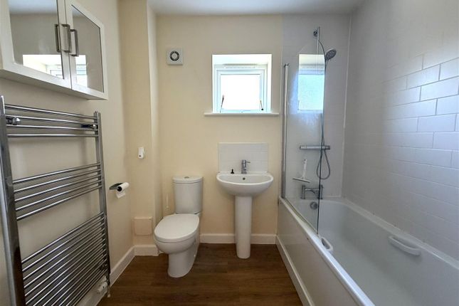 2, Penfield House, Uxbridge photo 5