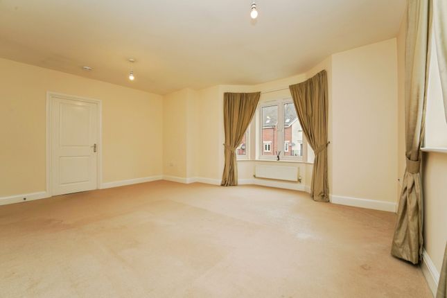 4, St. Michaels Close, Cheltenham photo 2