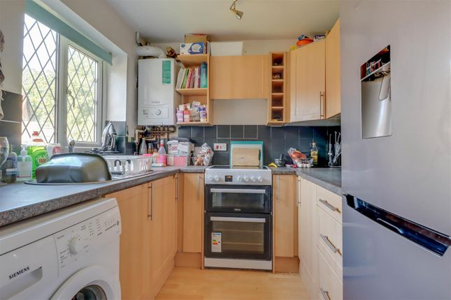 Terraced house for sale in Doeshill Drive, Wickford