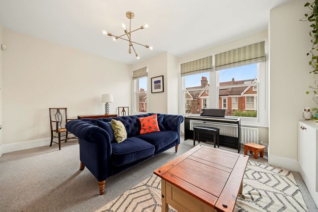 13b, Honeybrook Road, London photo 2