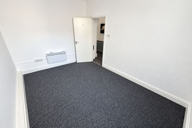 Room 2, 11 Kingston Road, Bristol photo 2