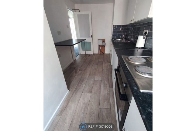 B Central Drive, Flat, Blackpool photo 4