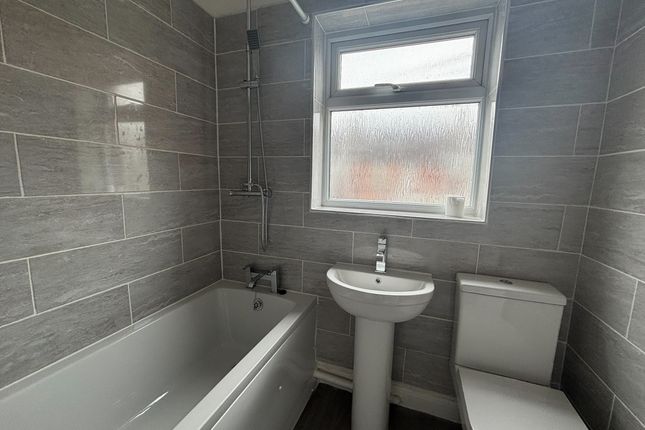 21, Middlesbrough photo 5