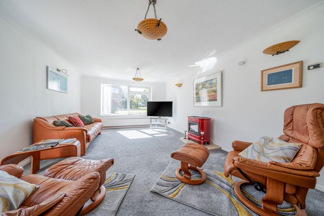 2, Manitoba Place, Eydon photo 2