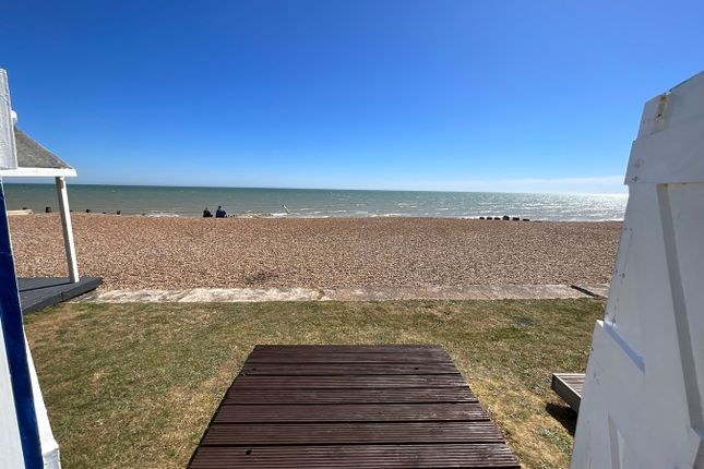 Chalet E45, South Cliff, Bexhill On Sea photo 4