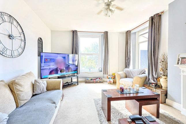 23b High Street, Lydney photo 4