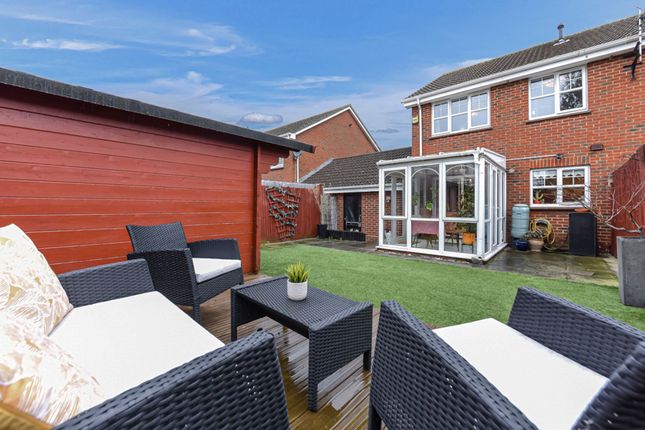 End terrace house for sale in Cagney Close, Wainscott, Rochester, Kent.
