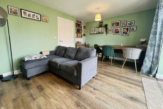 27, Barron Road, Surrey photo 4