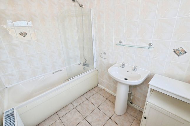 28, Compton Place, Torquay photo 4