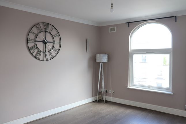 38d Yonge Park, Finsbury Park photo 2