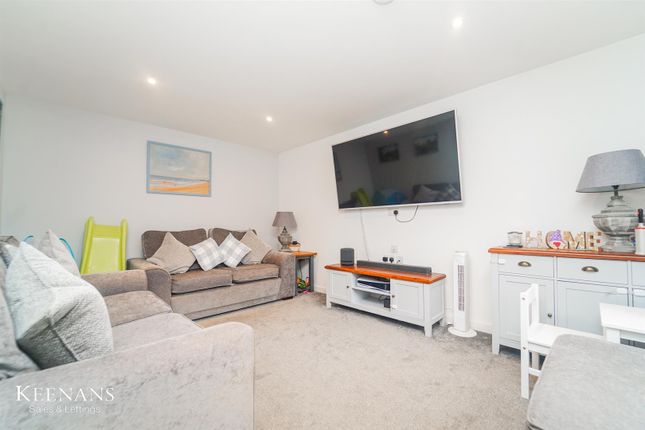 6, Rowling Hollins, Colne photo 4