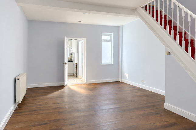 6, Cornwallis Road, Edmonton photo 3
