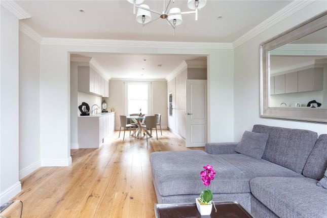 Flat A, 328, Essex Road, London photo 4