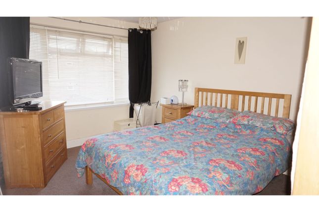 4 Bed Semi Detached House For Sale In Medley Road Rayne - 