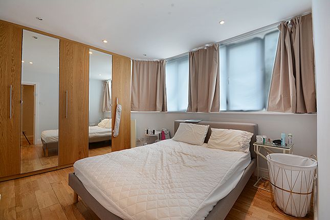 Flat to rent in St Marys Road, London