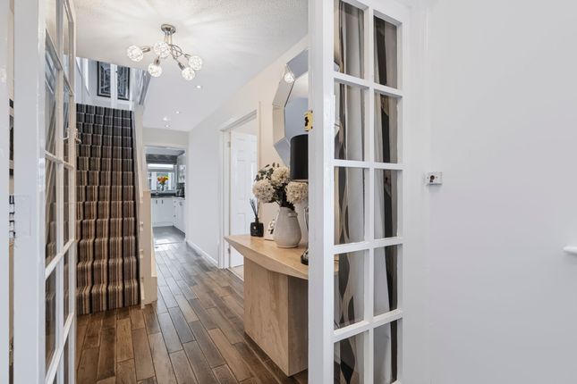 27 The Drive, Pontyclun photo 4