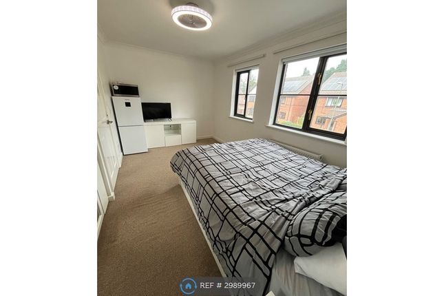 Trafalgar Villas, Brownsover Road, Farnborough photo 2