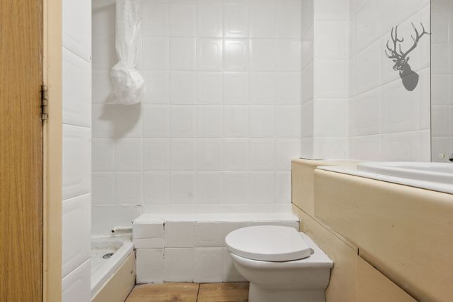 Flat 5, Fern Court, 121 Higham Station Avenue, Chingford, Chingford photo 4