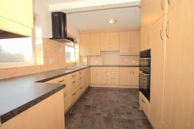 19, Ledgate Lane, Leeds photo 2