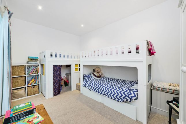 Flat for sale in Almeric Road, London