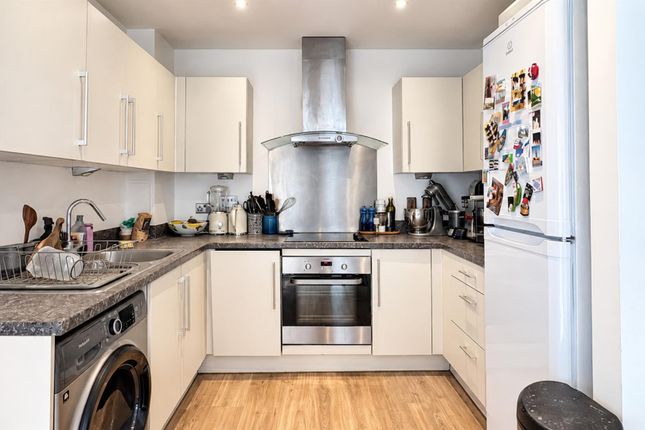 Flat 27 Bawley Court, 1 Magellan Boulevard, London photo 3