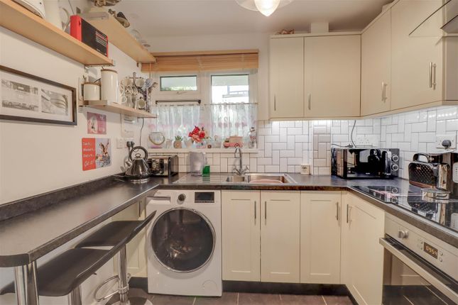 Thumbnail Flat for sale in Arundel Road, Wickford