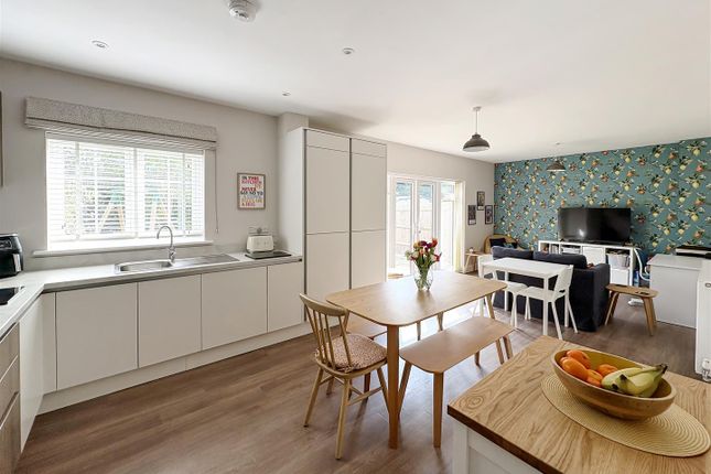 6, Langford Close, Littlehampton photo 3
