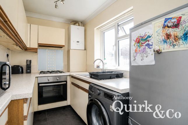 46b, Gafzelle Drive, Canvey Island photo 4