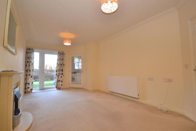 14 Barnes Lodge, Wessex Road, Dorchester photo 3