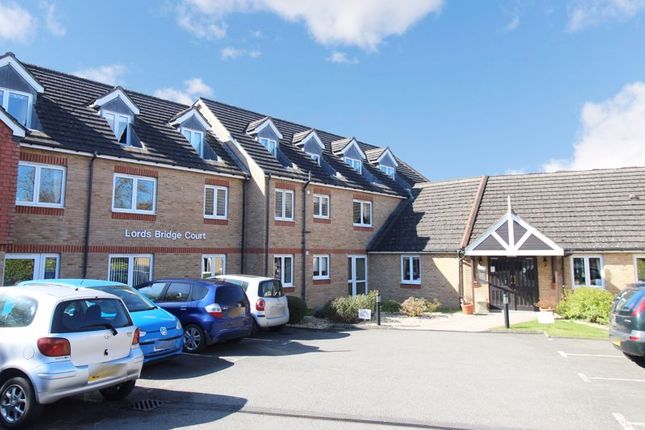Thumbnail Flat for sale in Lords Bridge Court, Shepperton