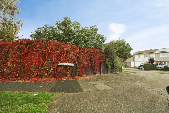 Valence Road, Erith photo 4