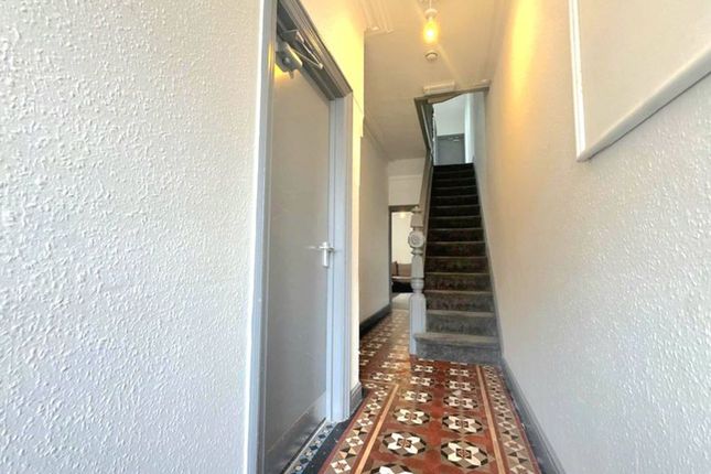 ROOM 3, Mackintosh Place, Cardiff photo 3