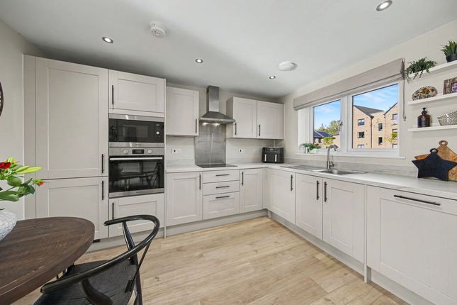 21, Woodyard Avenue, Chesterfield photo 2