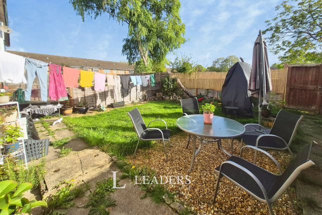 Rowle Close, Milton Keynes photo 2